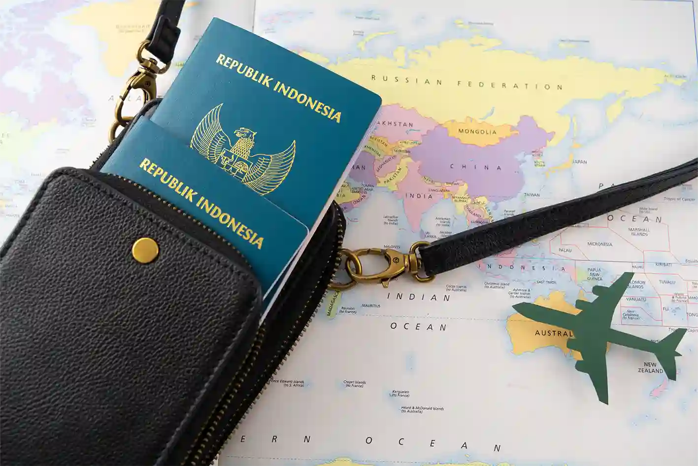 Mau Liburan ke Luar Negeri? Cek Dulu Persyaratan Bikin Paspor Ini!