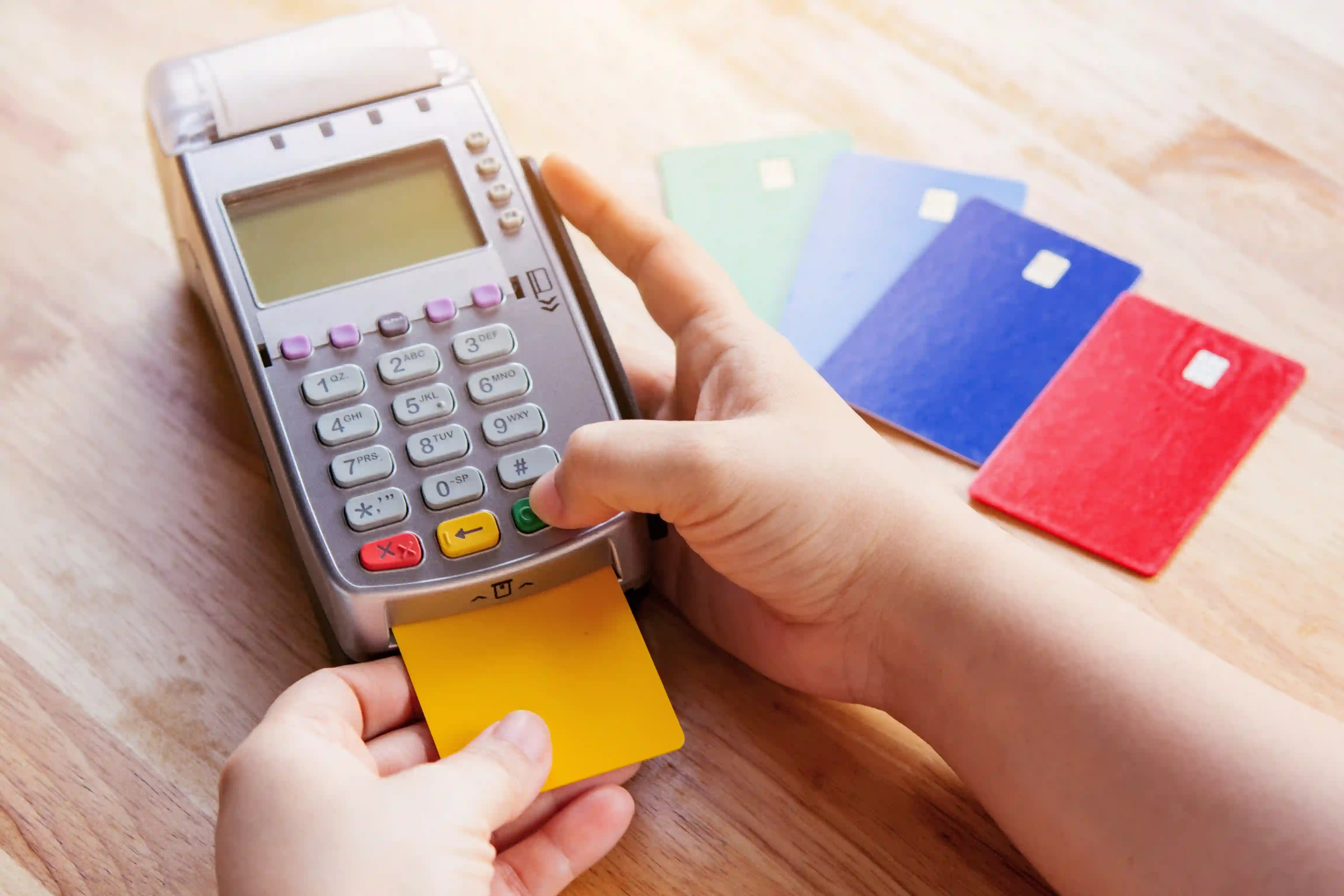 5 Keuntungan Menggunakan Mesin EDC untuk Transaksi