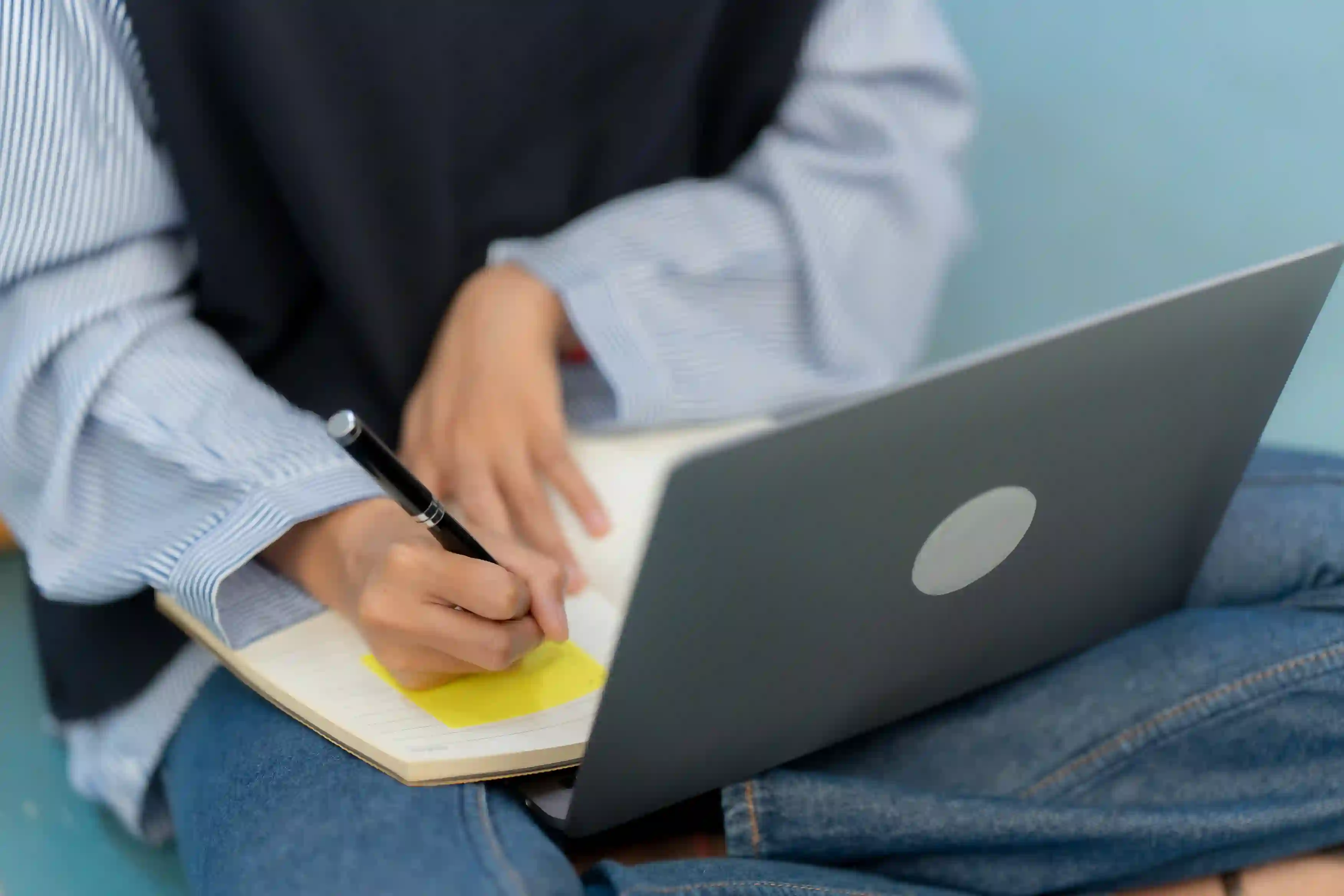 List 17 Kampus Kuliah Online Terupdate 2026
