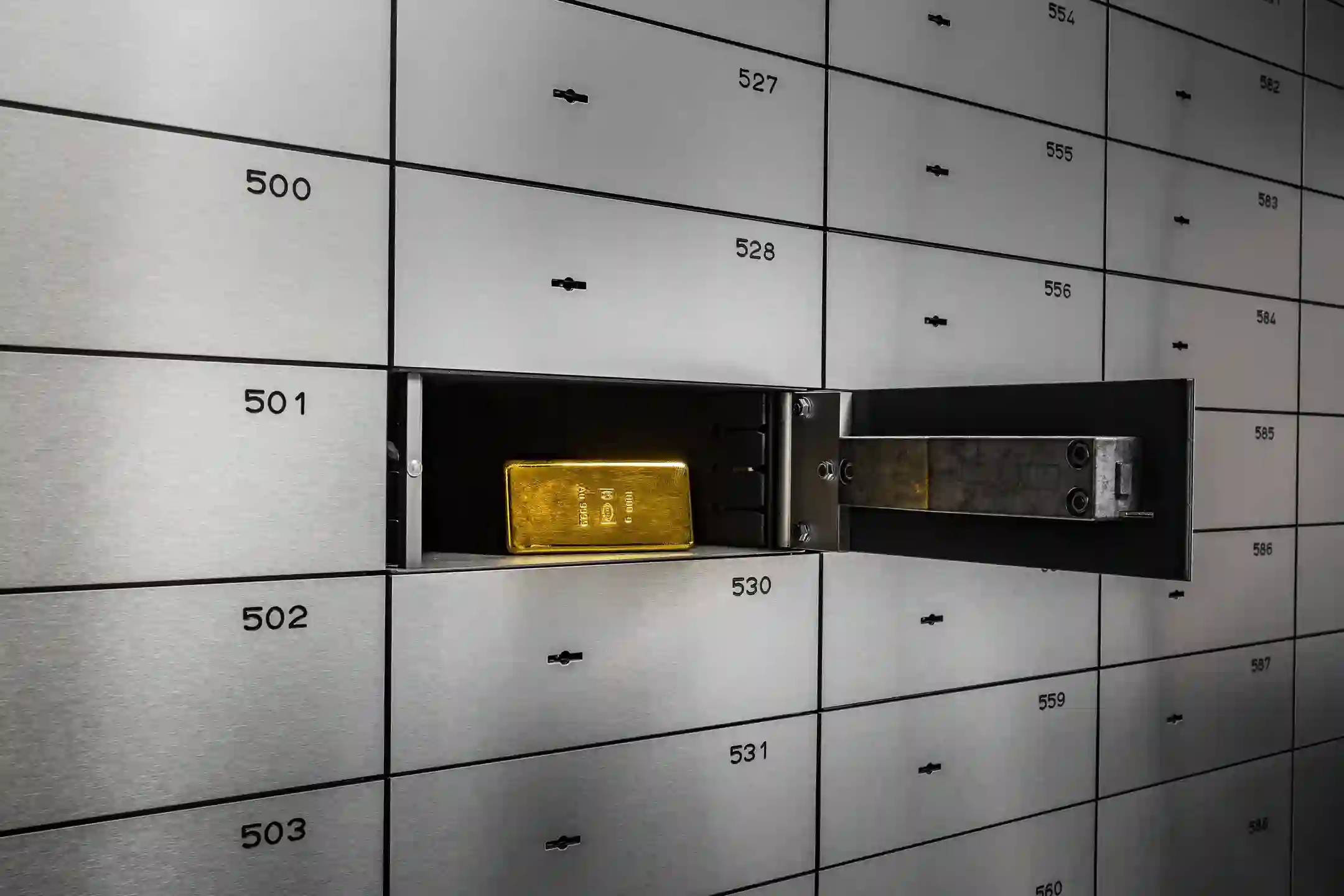 Safe Deposit Box: Fungsi, Jenis, dan Cara Menggunakannya