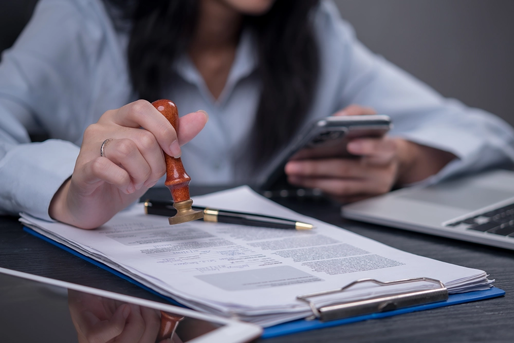 Apa itu Notaris? Cek Pengertian dan Dasar Hukumnya di Indonesia