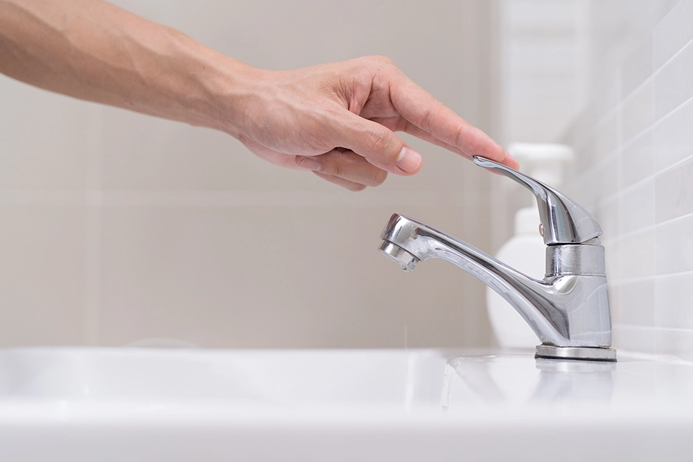 10 Cara Menghemat Air Agar Tidak Boros!